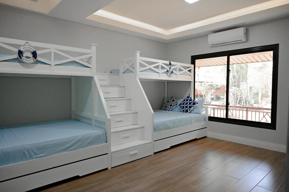 Redwood Cabin Bolinao Esterno foto