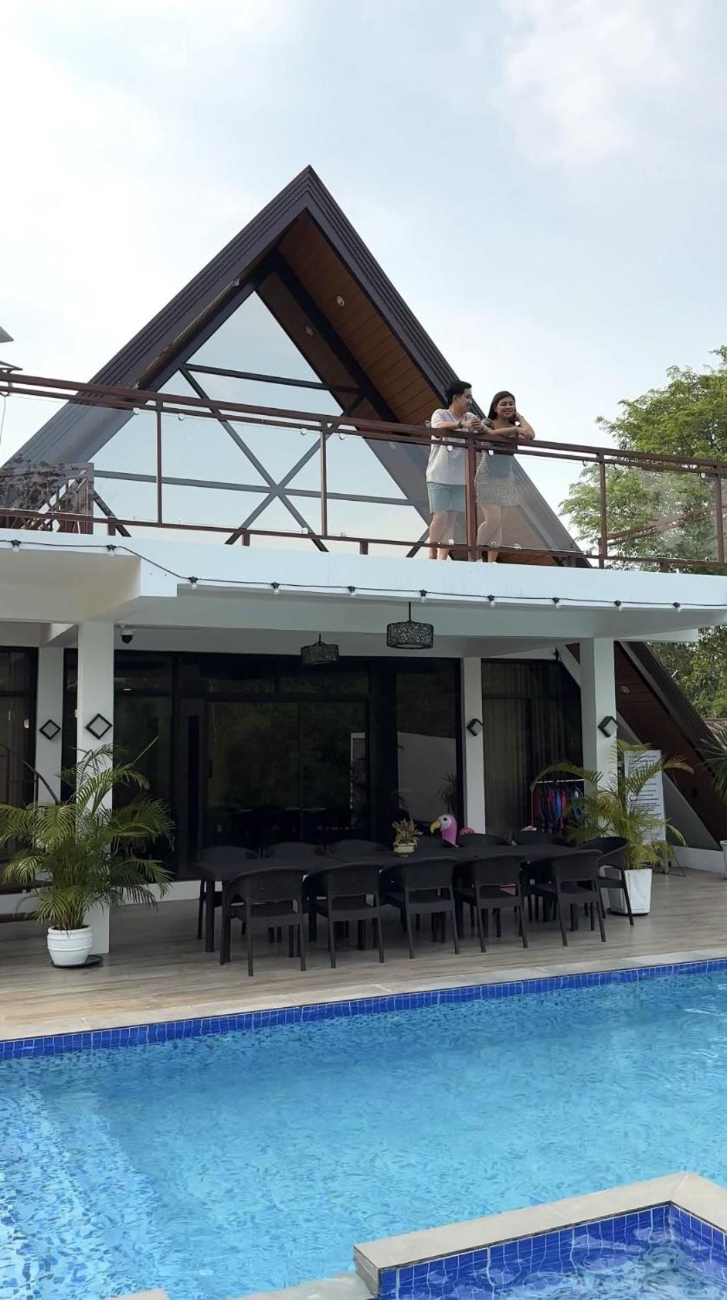 Redwood Cabin Bolinao Esterno foto