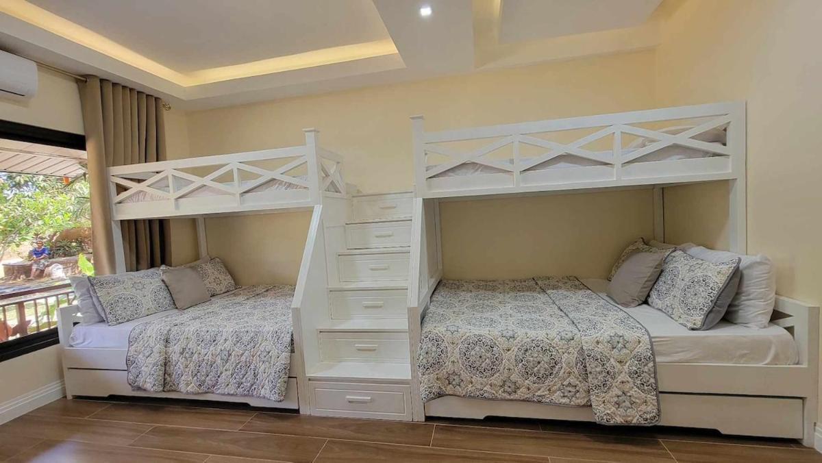 Redwood Cabin Bolinao Esterno foto