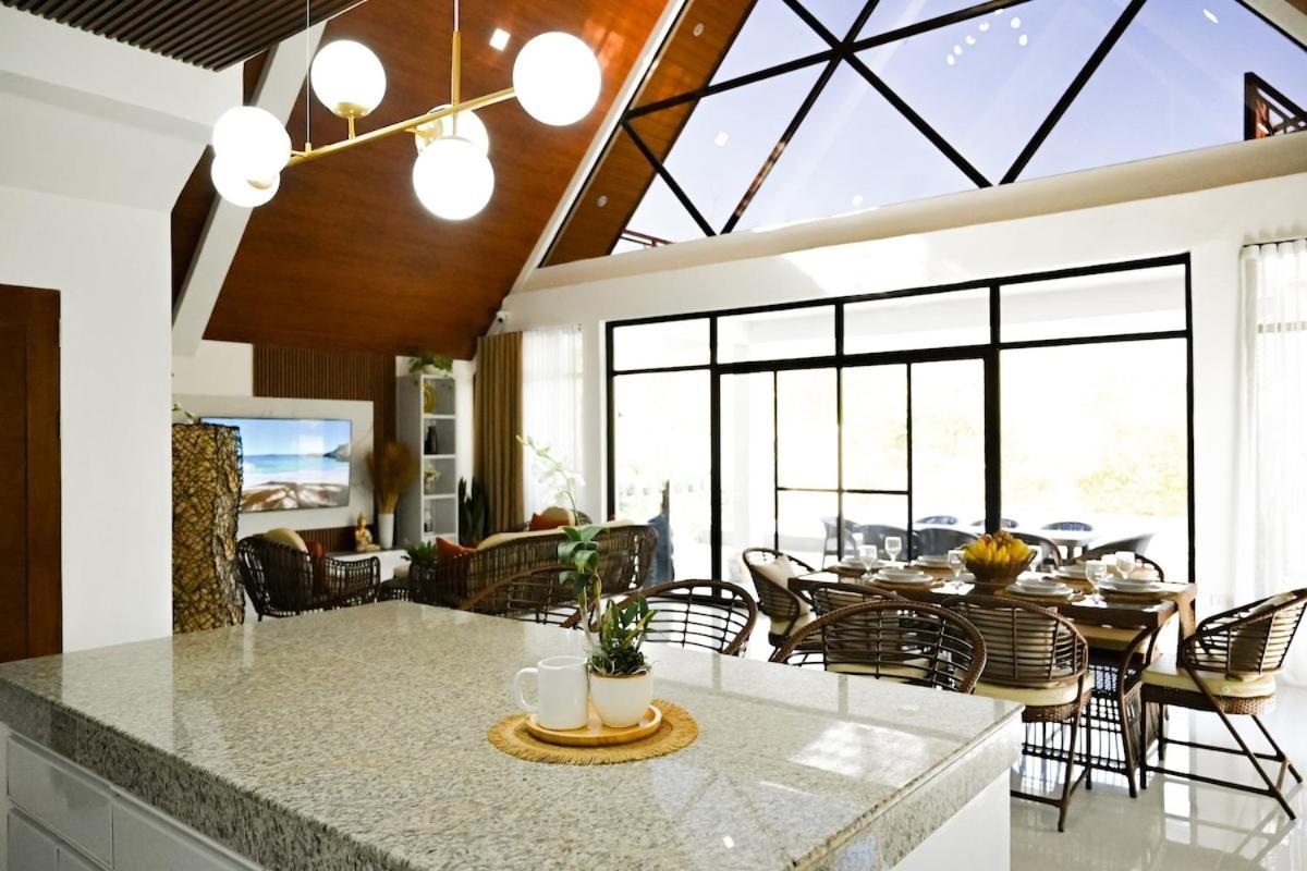Redwood Cabin Bolinao Esterno foto