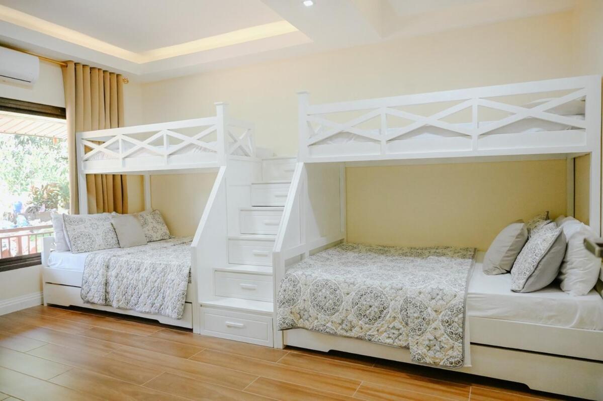 Redwood Cabin Bolinao Esterno foto